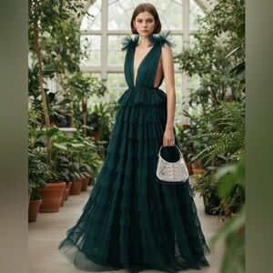 NWT SAU LEE Sabrina Tulle Ruffle Gown in Emerald Green Size 10